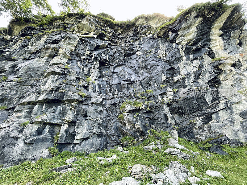 Graubünden rock wall，瑞士